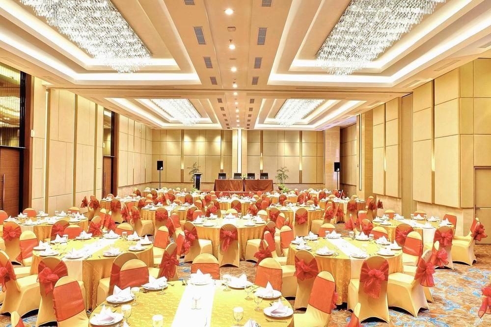 Aston Hotel 4*